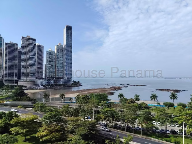 Venta de Apartamento en Avenida Balboa Ph Grandbay Tower Solo Cliente Directo MC