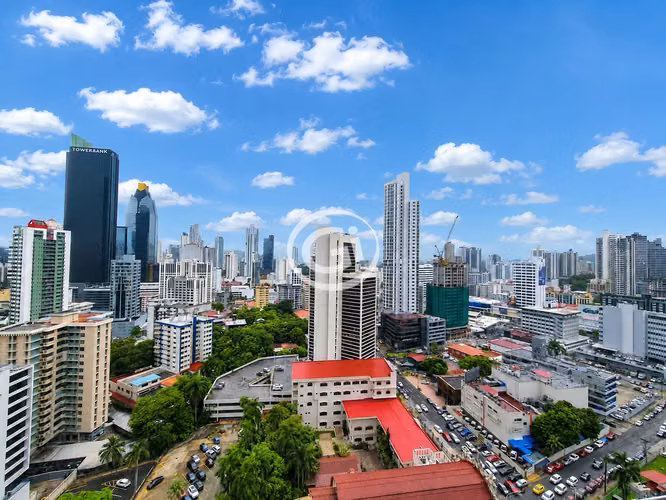 Amplio apartamento Brisas de Obarrio 165 m² Precio de remate