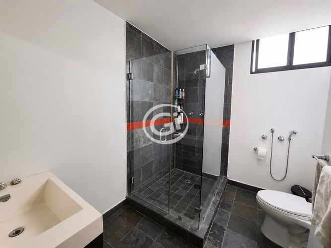 Amplio apartamento Brisas de Obarrio 165 m² Precio de remate
