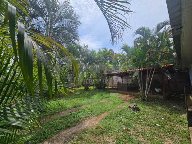 Venta de casa de esquina en Chitré, Herrera. MB