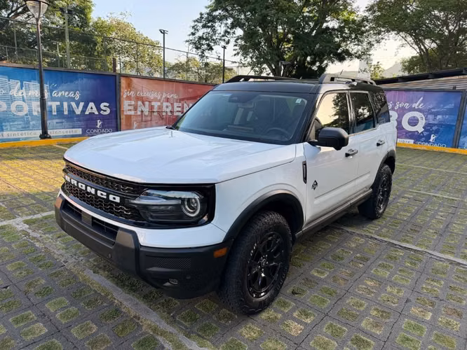 2025 Ford Bronco Sport Outerbanks 4x4 ( Solo 1500kms )