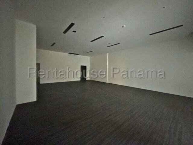 Local Comercial en Alquiler en Costa del Este JG