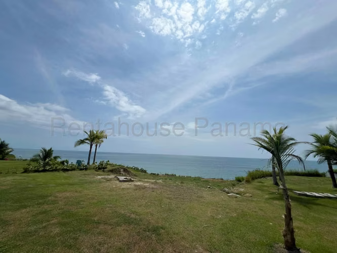 Casa en Alquiler en San Carlos  JG