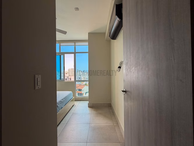 Apartamento en Alquiler en Dos Mares, Panamá – Amplio Apartamento de 140 m² con Balcón