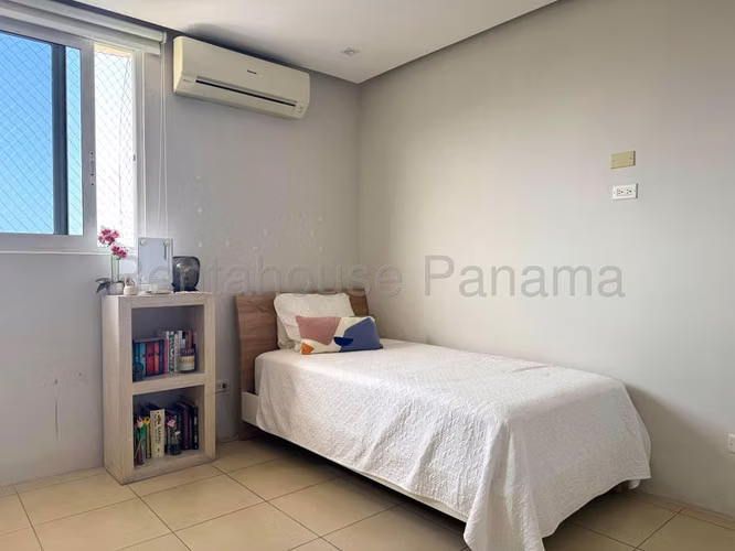 Venta de apartamento en Torres de Versalles 26MVCH9122