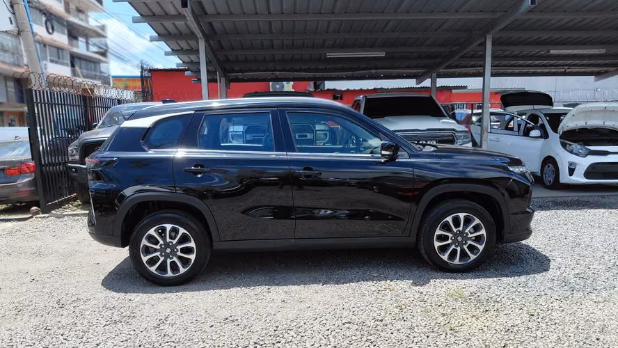 2026 Suzuki Grand Vitara GLX - solo 1115 km - Garantía de agencia - Imagen 2