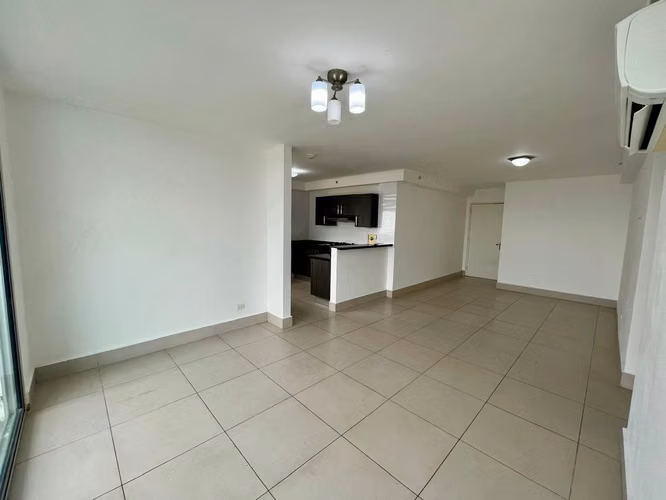 Se Vende Apartamento en Av. Ricardo J. Alfaro - Betania.