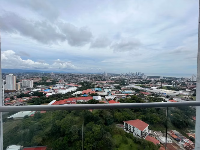 Se Vende Apartamento en Av. Ricardo J. Alfaro - Betania.