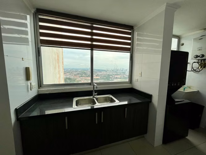 Se Vende Apartamento en Av. Ricardo J. Alfaro - Betania.