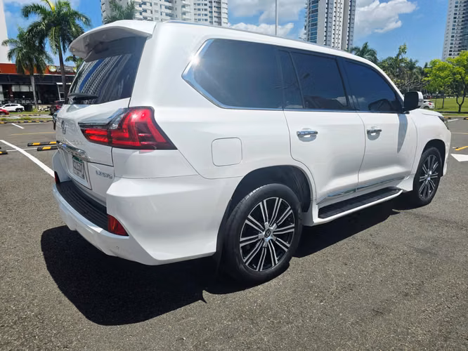 Lexus LX