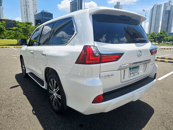 Lexus LX