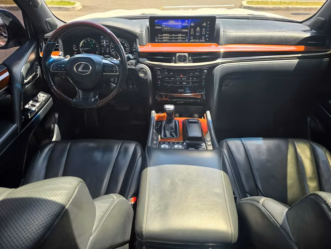 Lexus LX