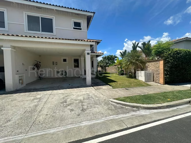 Venta de casa en  Panama Pacifico  Bosques del Pacifico26*8405Mfk