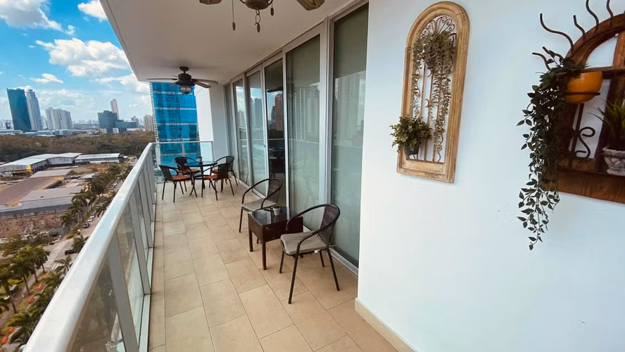 Se Vende Exclusivo Apartamento en PH Latitude – Costa del Este | $515,000