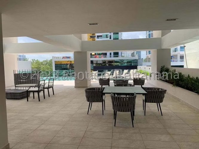 Apartamento en Alquiler en Costa del Este YM
