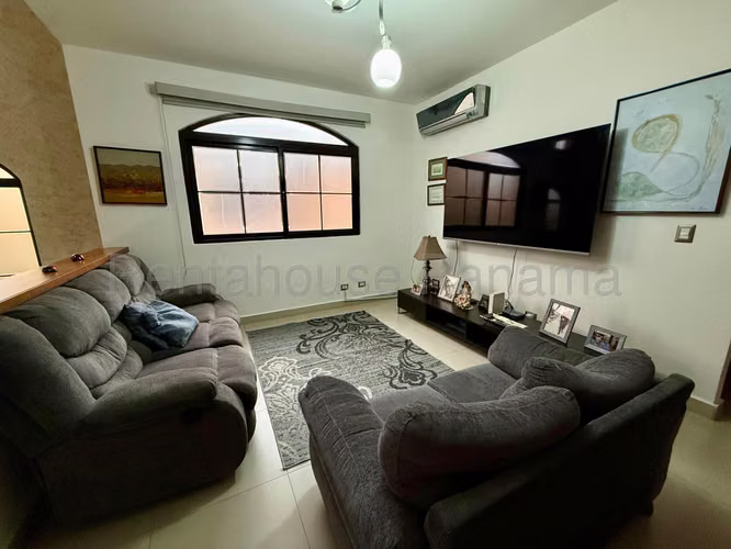 Alquiler de Casa Amoblada en Costa Sur 26*8979Mfk