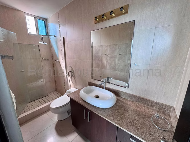 Venta de Elegante Apartamento en Punta Pacifica 26*8709Mfk