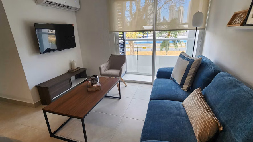 Rental Apartment in Parque Lefevre Amoblado