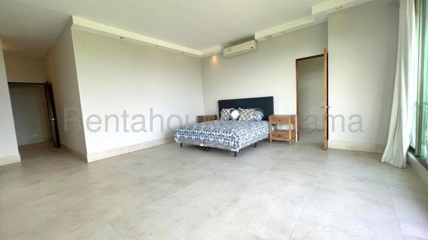 Alquiler Apartamento amoblado Altos de Amador  26YCG8206