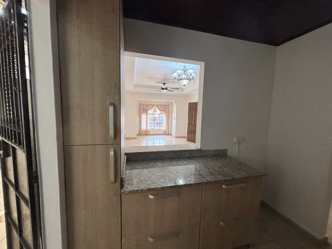 VENTA DE CASA EN SAN ANTONIO