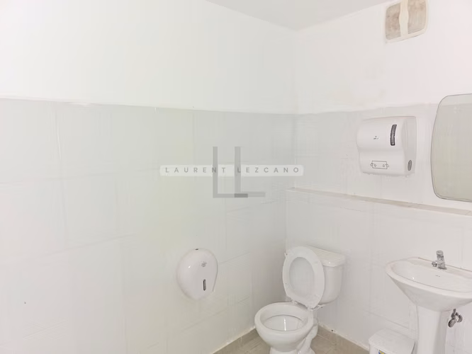 Venta Local Planta Baja Comercial/Oficina Remodelado Plaza Milla 8. Haga su oferta
