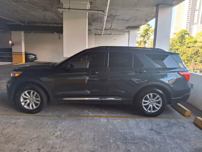 Ford Explorer XLT 2022 - Como Nueva, Solo 23,000 kms y Garantía hasta 2029
