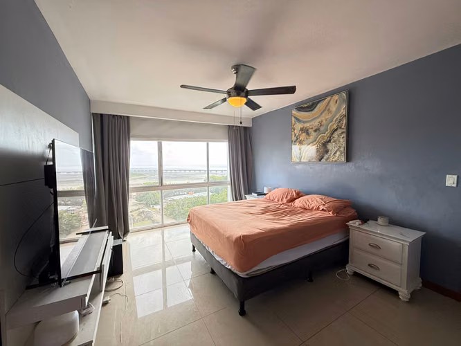 Venta de apartamento 3 recamaras - L.G.
