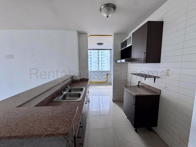Se Vende Apartamento en Punta Pacifica YDU
