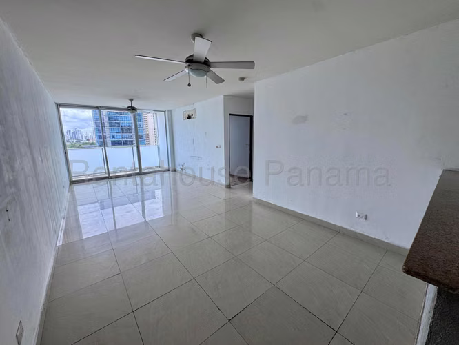 Se Vende Apartamento en Punta Pacifica YDU