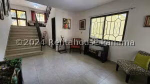 Alquiler de Casa con 317m2 en Ancon 25-1002SR