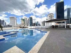 Venta de Apartamento con 100m2 en Bella Vista PH The Seawaves 26-4489SR