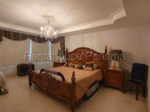Venta de Apartamento con 297m2 en Punta Paitlla PH Anagloria 26-8039SR