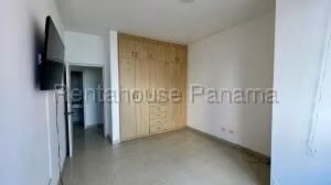 Venta de Apartamento con 155m2 en El Cangrejo PH Astoria 26-6593SR