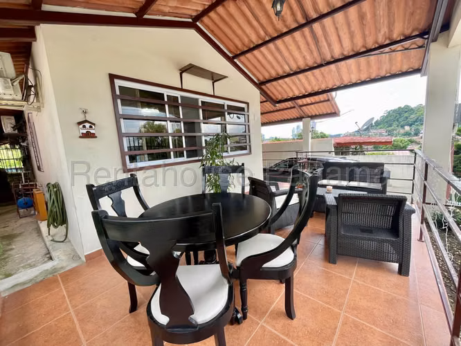 Venta de Casa en Betania La Gloria 330 Mts PD