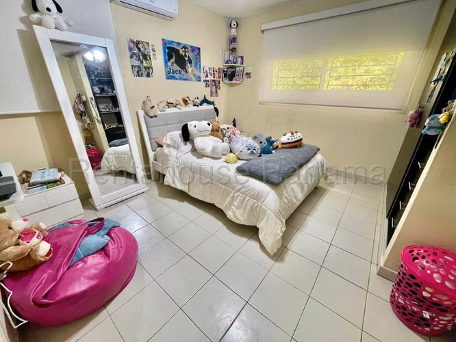 Venta de Casa en Betania La Gloria 330 Mts PD