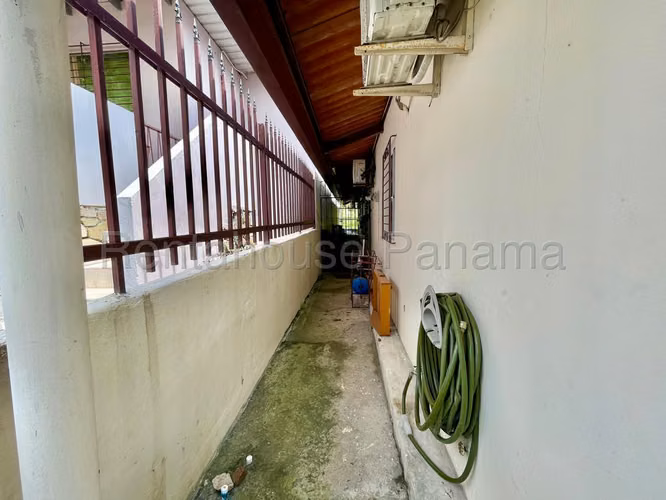 Venta de Casa en Betania La Gloria 330 Mts PD