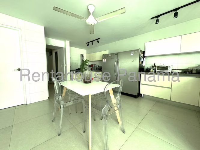 Venta de Casa en La Alameda Casa  347.79 Mts PD