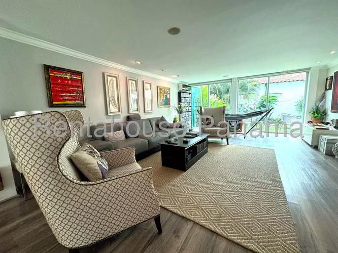 Venta de Casa en La Alameda Casa  347.79 Mts PD