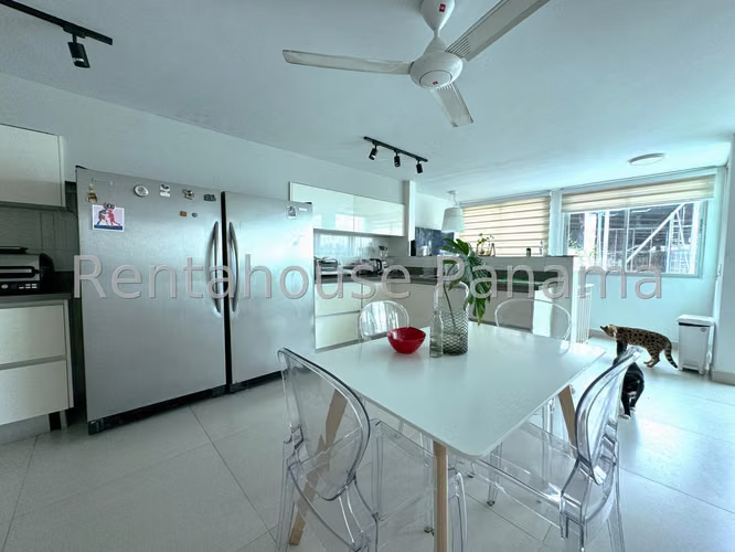 Venta de Casa en La Alameda Casa  347.79 Mts PD