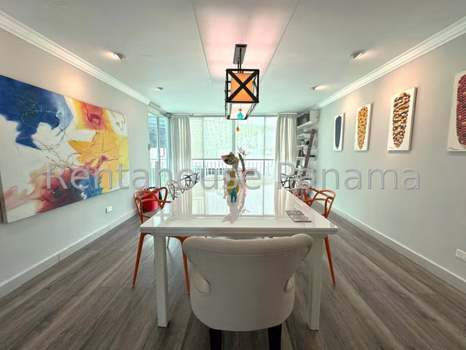 Venta de Casa en La Alameda Casa  347.79 Mts PD