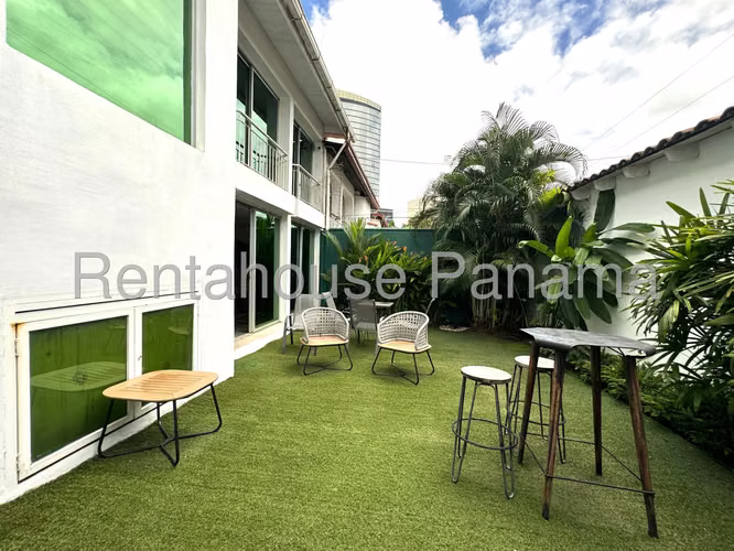 Venta de Casa en La Alameda Casa  347.79 Mts PD