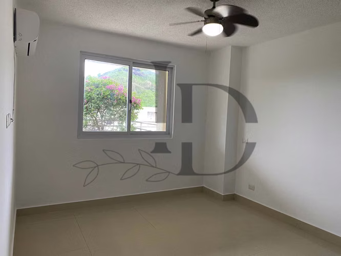Negociable. Alquiler de apartamento en Altamira Gardens