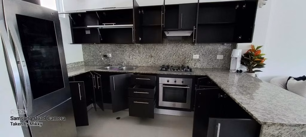 Negociable. Alquiler de apartamento en Altamira Gardens