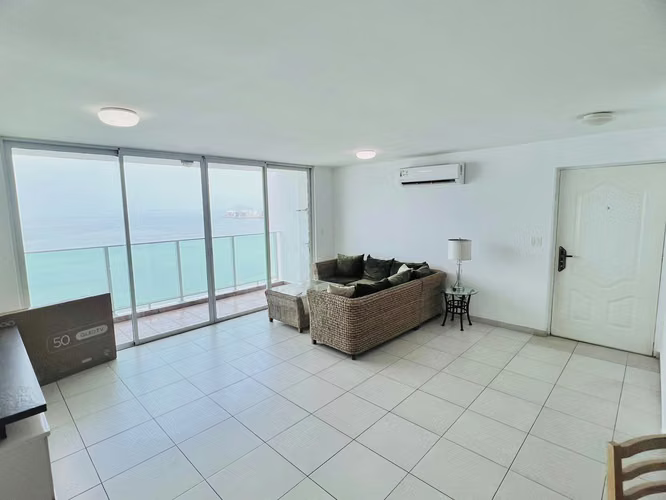 ALQUILO APARTAMENTO AMOBLADO EN PH TERRAMAR CON VISTA AL MAR