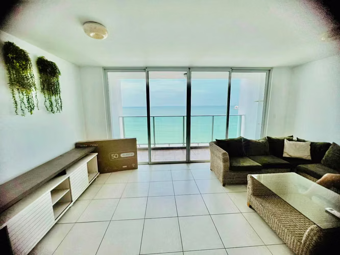ALQUILO APARTAMENTO AMOBLADO EN PH TERRAMAR CON VISTA AL MAR