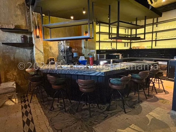 Alquiler de Local en Casco Antiguo Local comercial Solo Cliente Directo MC
