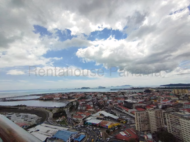 Venta de Oficina en Calidonia Bay View Solo Cliente Directo MC