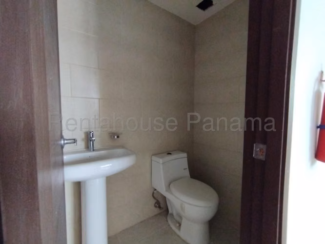 Venta de Oficina en Calidonia Bay View Solo Cliente Directo MC