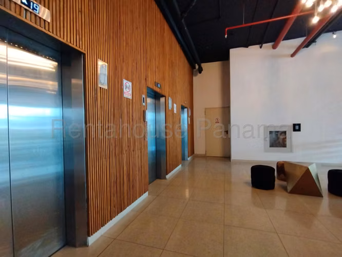 Venta de Oficina en Calidonia Bay View Solo Cliente Directo MC