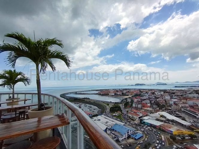 Venta de Oficina en Calidonia Bay View Solo Cliente Directo MC
